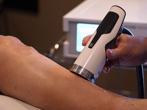 shockwave-therapy-being-performed